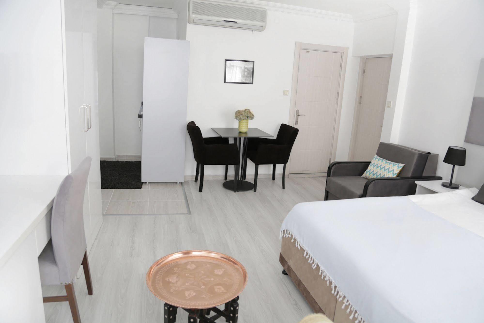 Babu House 3*